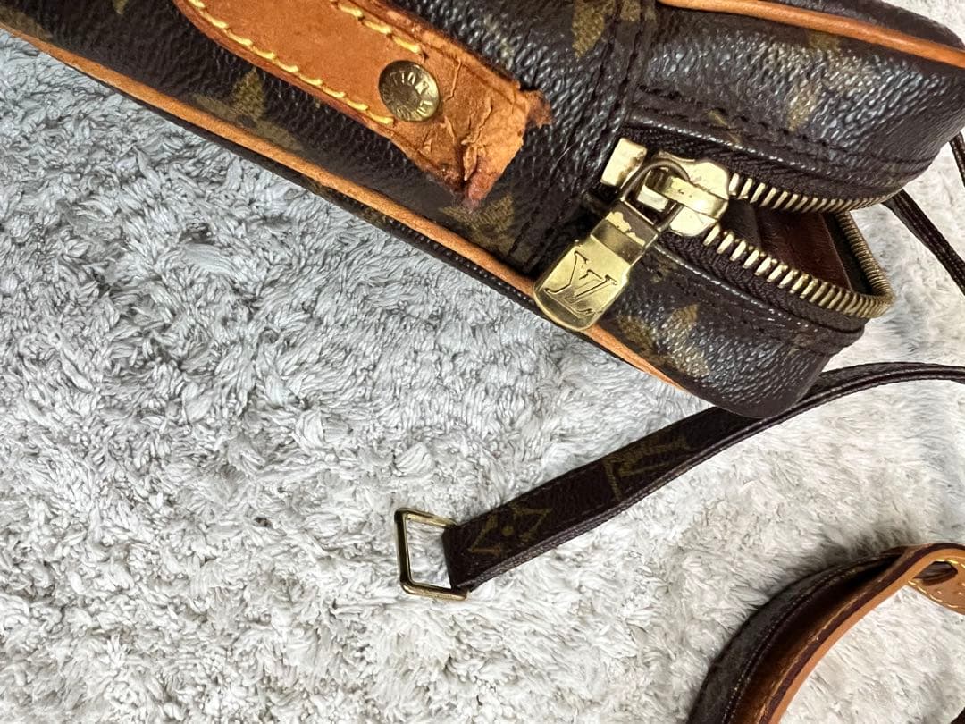 Louis Vuitton モノグラム ボディバッグ 2点 ポーチ 肩掛けの通販はau