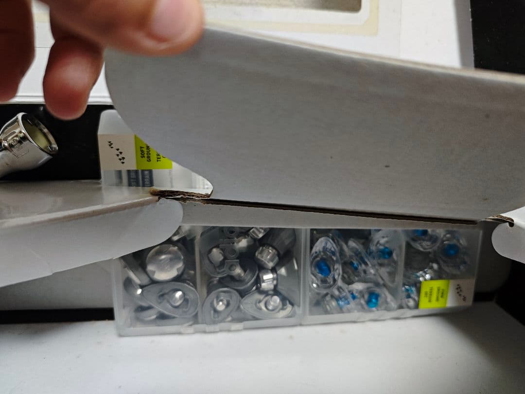 adidas F50 TUNITサッカーシューズ ホワイト/レッド 27.5cm