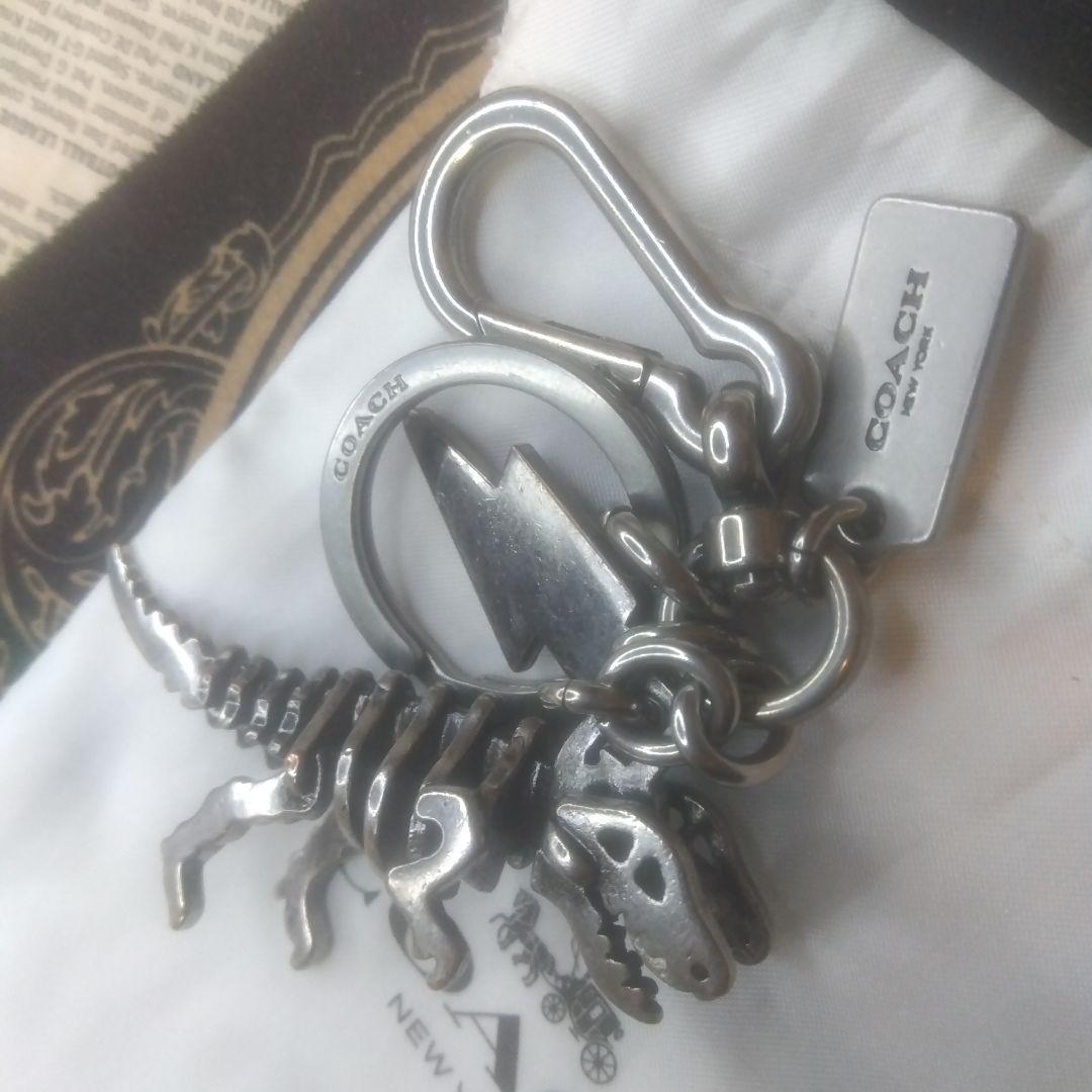 コーチ シルバーメタ レキシー 立体 キーホルダー【美品、希少？】