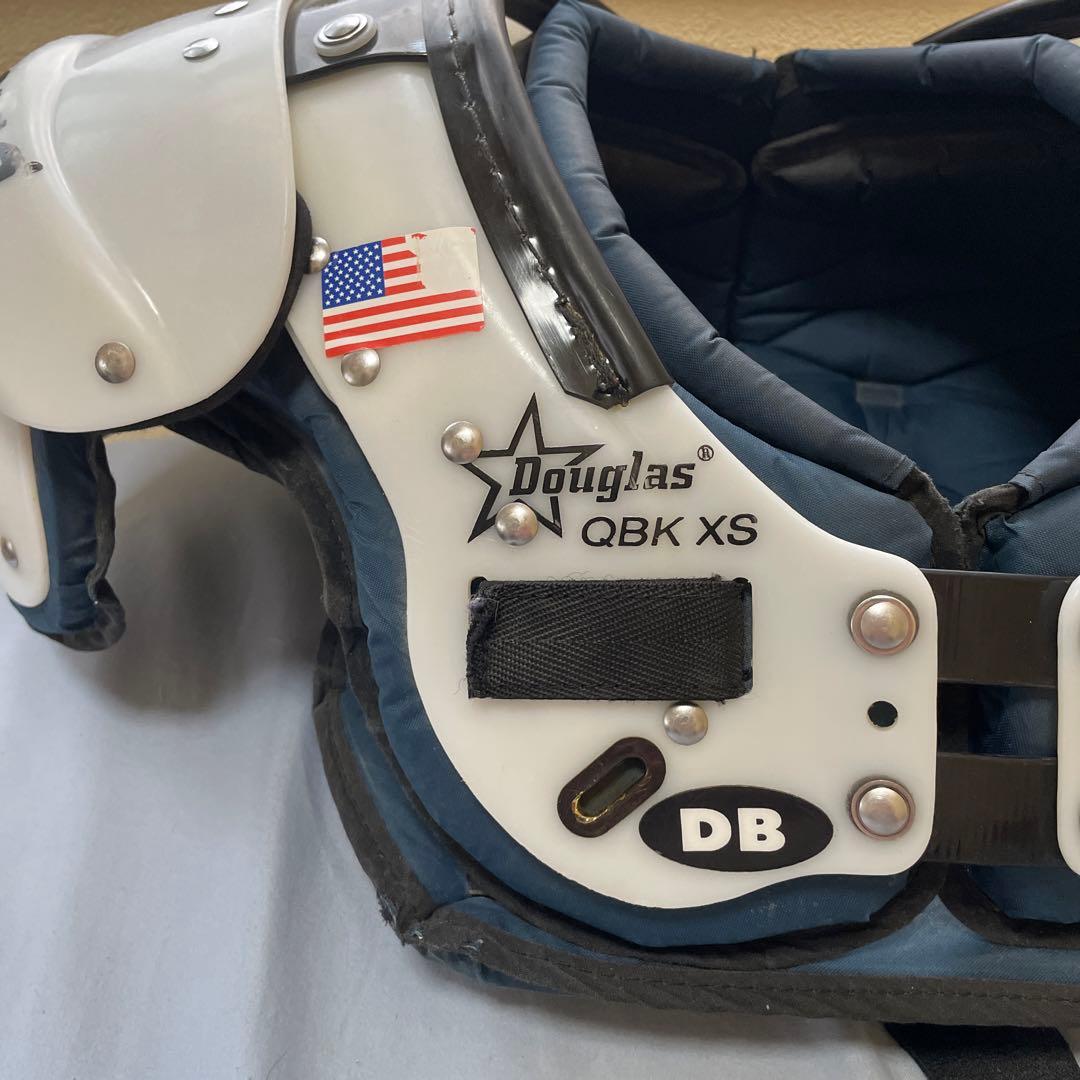 Douglas QB/DB/WR用ショルダー XS 【バックプレート付き】