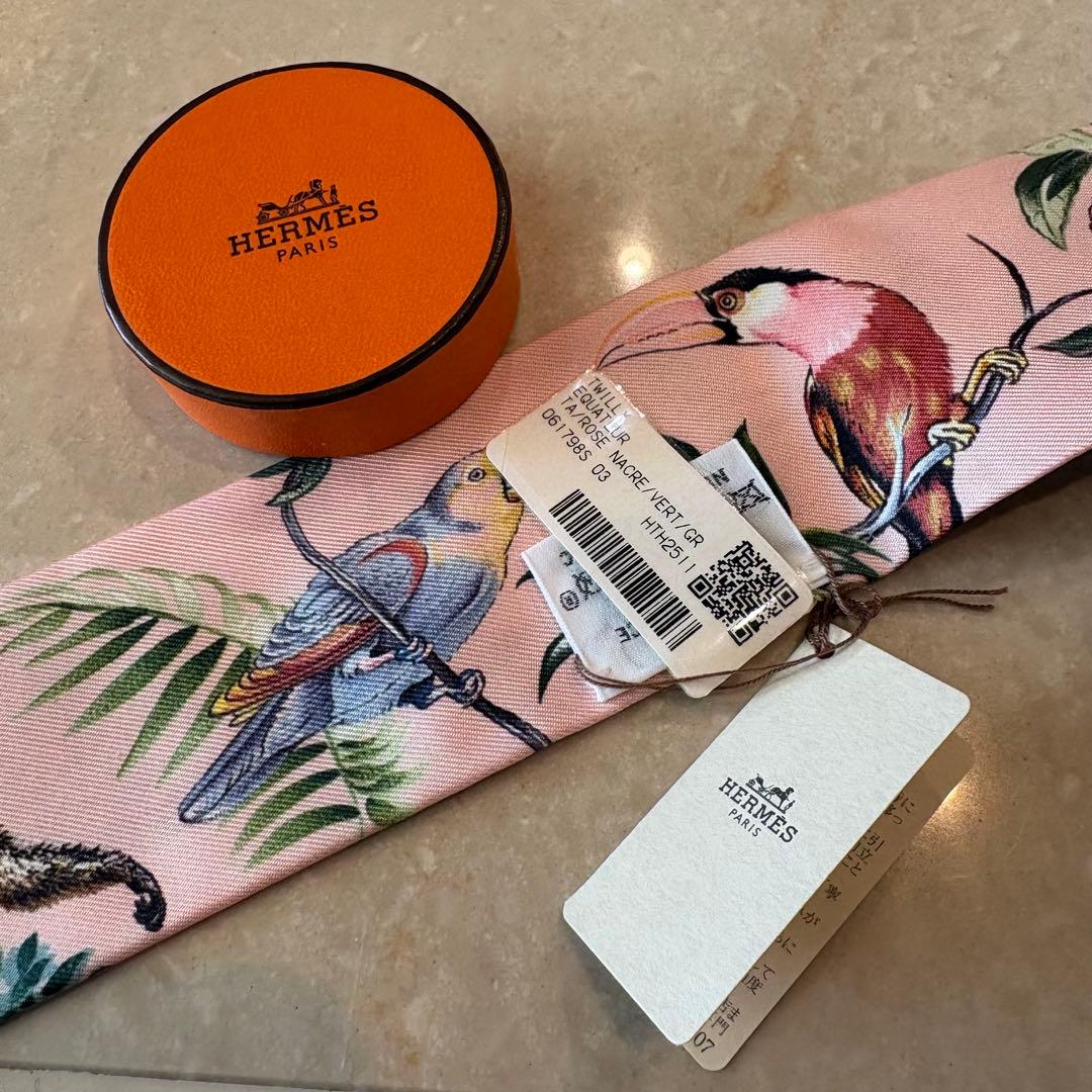 新品未使用 エルメス　ツイリー 《赤道直下》 ピンク 2026SS 新作　タグ付