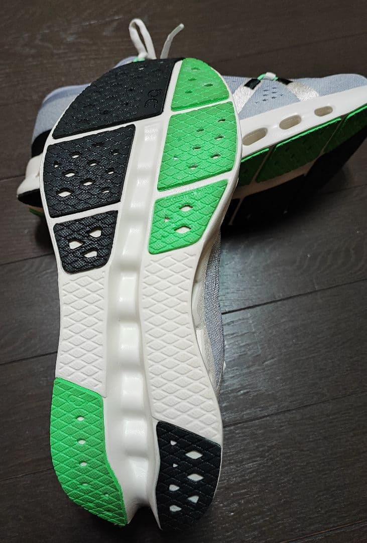 23.5cm On Cloudsurfer 2(クラウドサーファー)