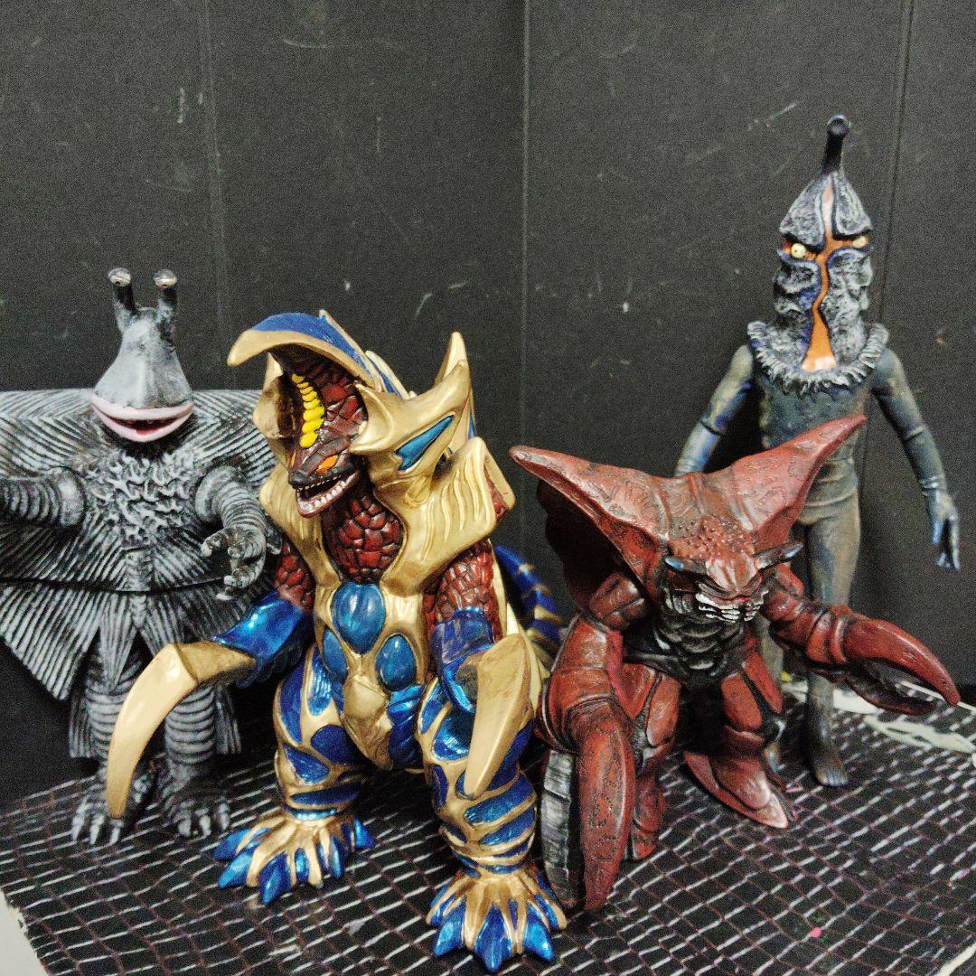 上野淳子様専用ティガ怪獣旧型リガトロン.スタンデル、ゴヴニュオグマ