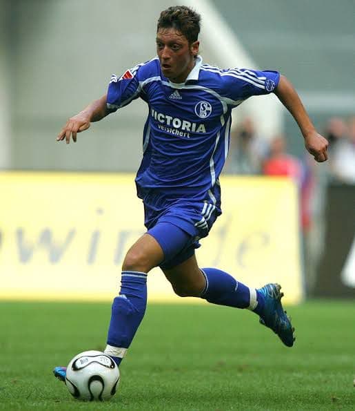 Mesut Ozil, Schalke 04 News Photo Schalke 04 2006-2007 Özil #17