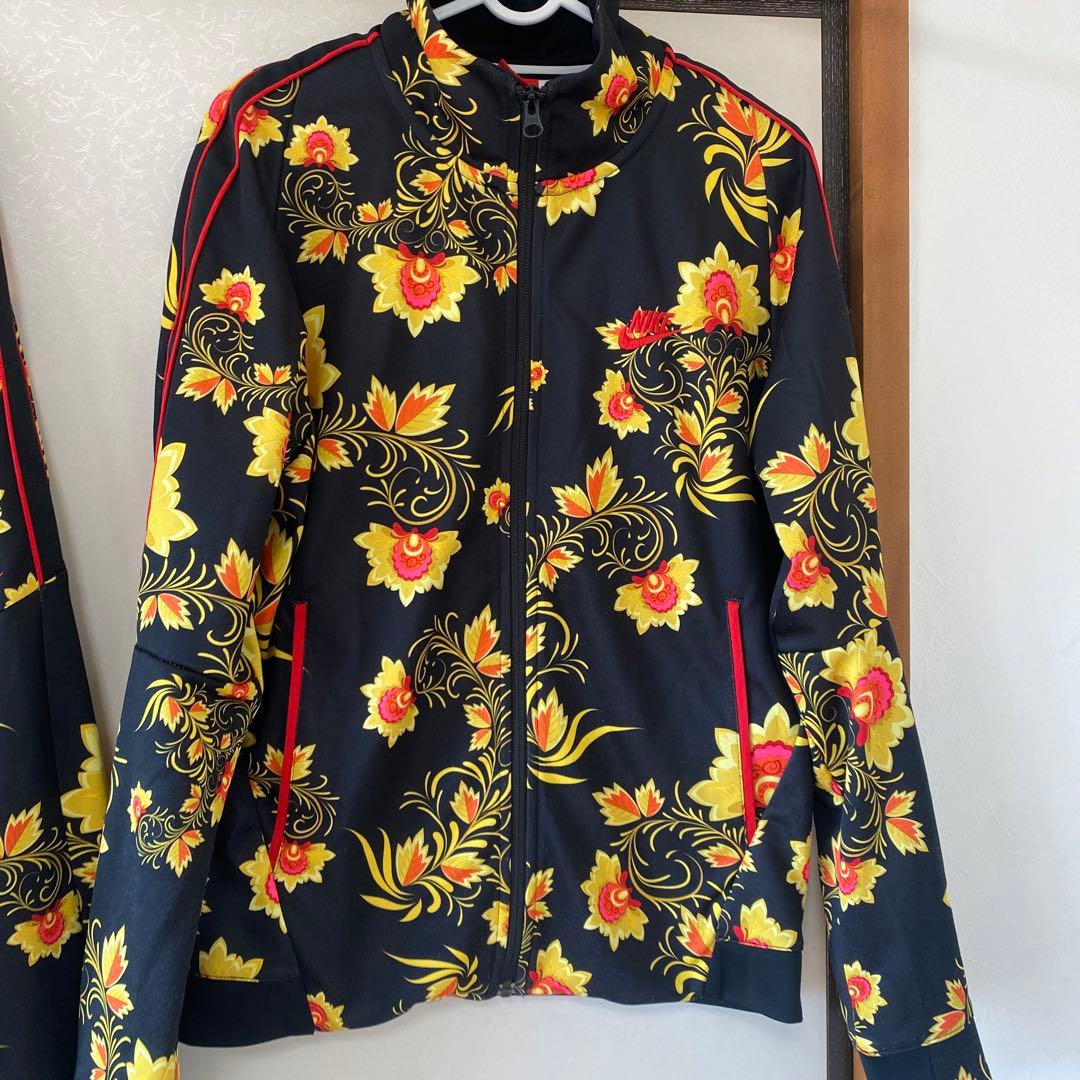 レア】NIKE 花柄ジャージ 上下セット ボタニカル - メルカリ