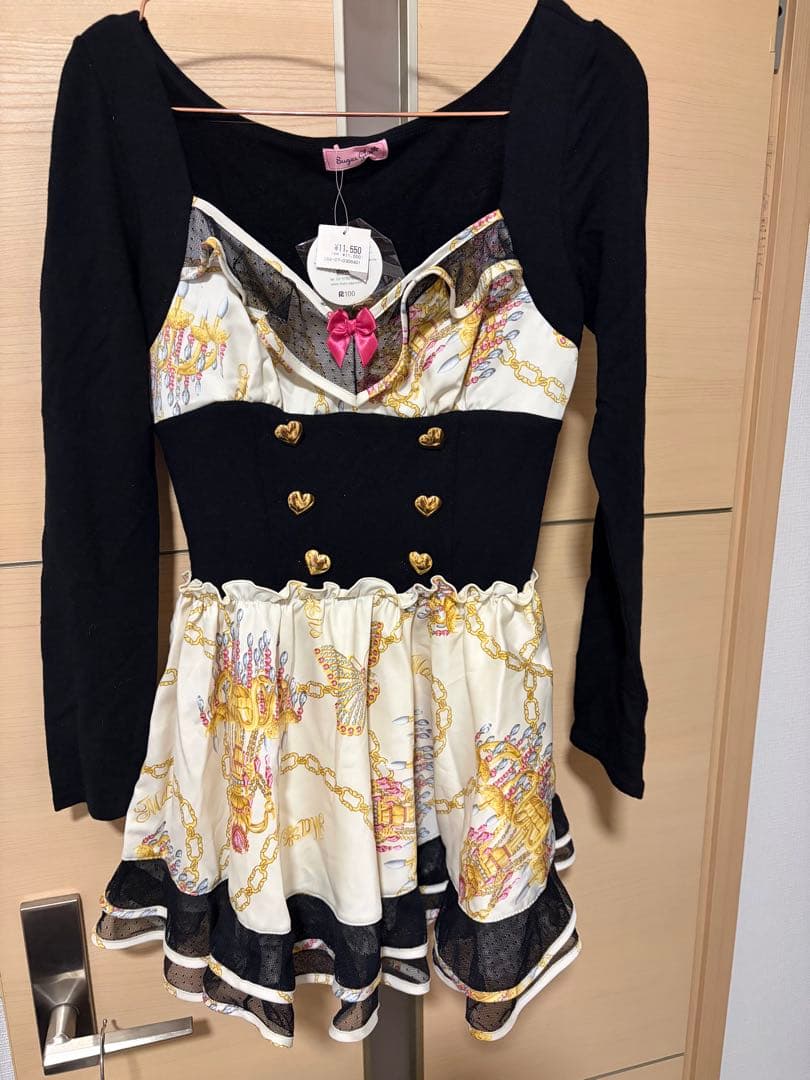 フリル付きミニワンピース 黒・白・金 MA＊RS フリル付きミニワンピース 黒・白・金 MA＊RS