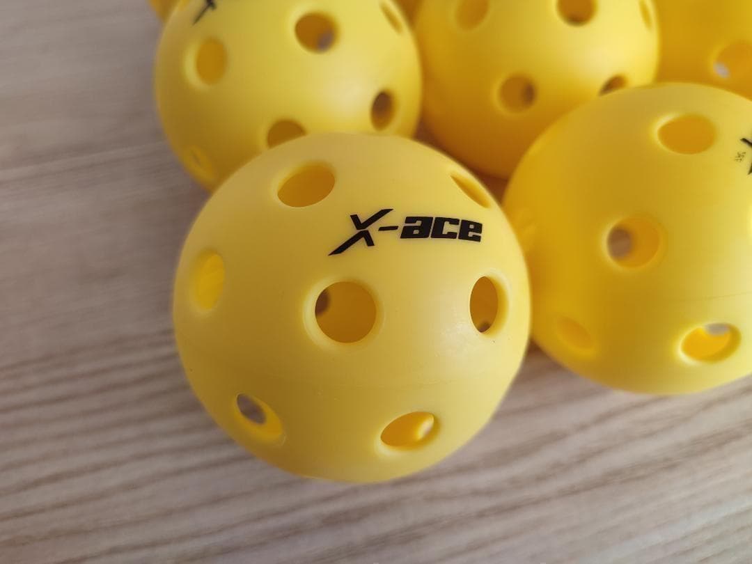 ピックルボール X-ACE 6個セット 屋内用ボール 26ホール - メルカリ