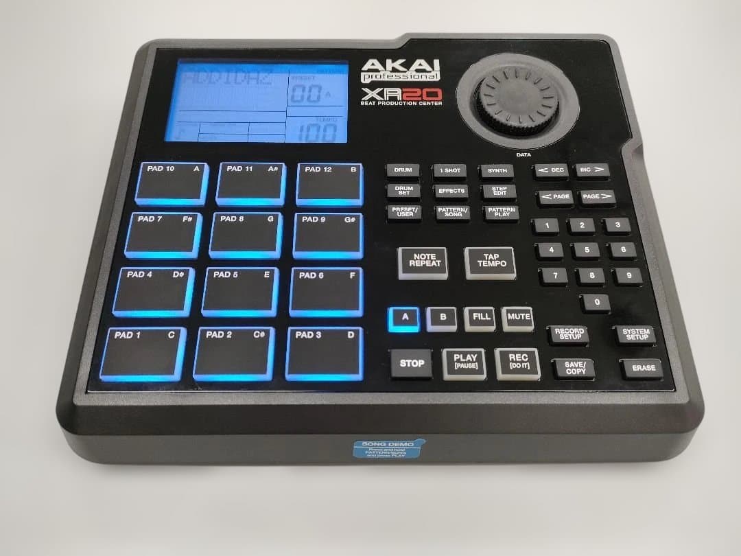 DJ機材 AKAI XR20 BEAT PRODUCTION STATION Amazon.com: Akai Professional XR20 | Beat Production Station Drum