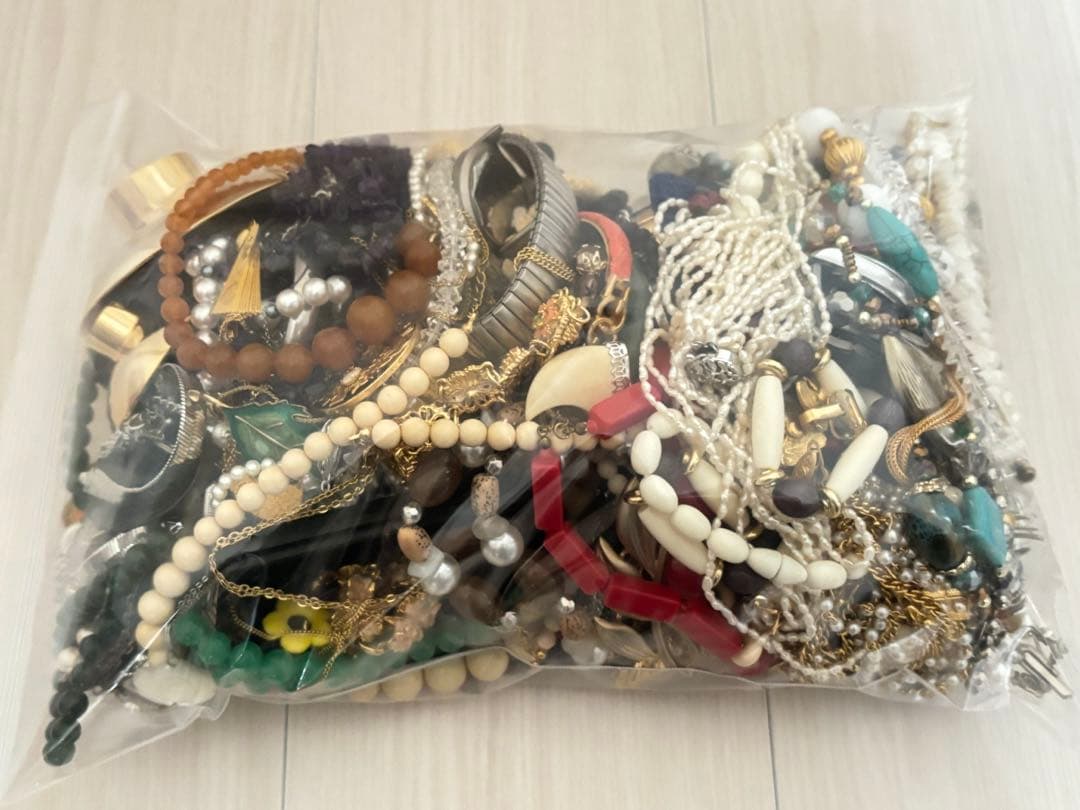 イミテーションアクセサリー約3.3kg 公式サイト限定】WEEKLY イヤリング SET（DIZ0B19000）｜ACCESSORIES