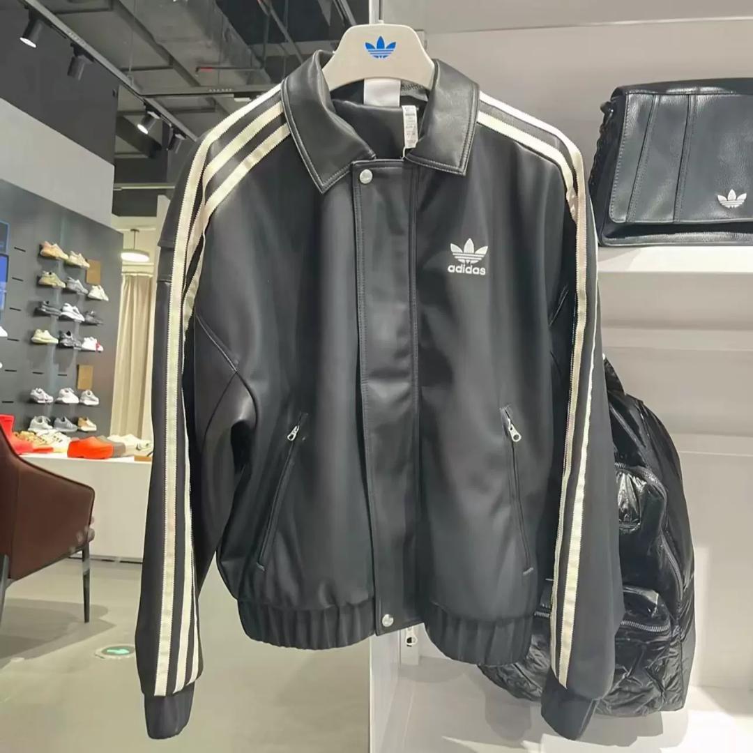 日本未発売】フェイクレザー adidas トラックスーツジャケット - メルカリ