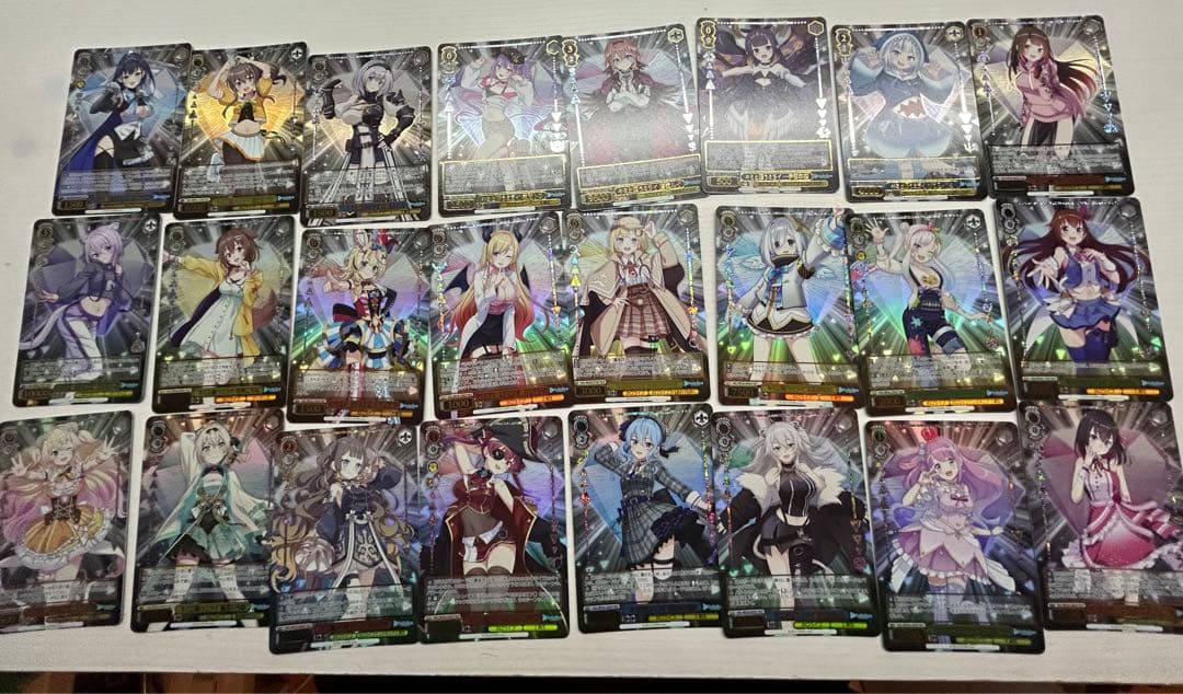 ホロライブ ヴァイシュツバルツ Reバース サイン入りカード - メルカリ