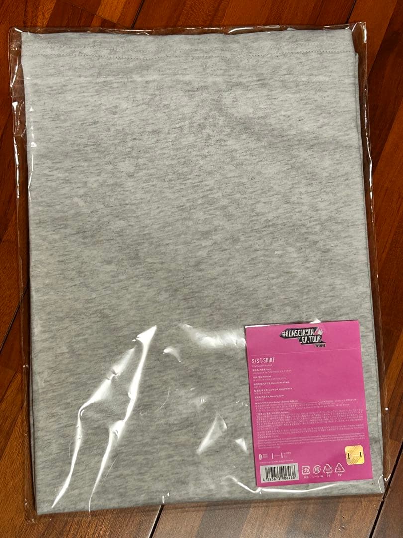 RUNSEOKJIN THE MOVIE S/S T-SHIRT 、ボールペン - メルカリ