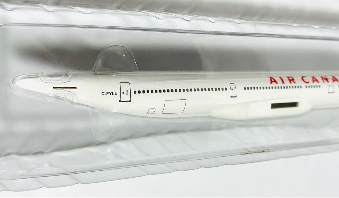 hogan 1/200 エアカナダ A340-300 - メルカリ