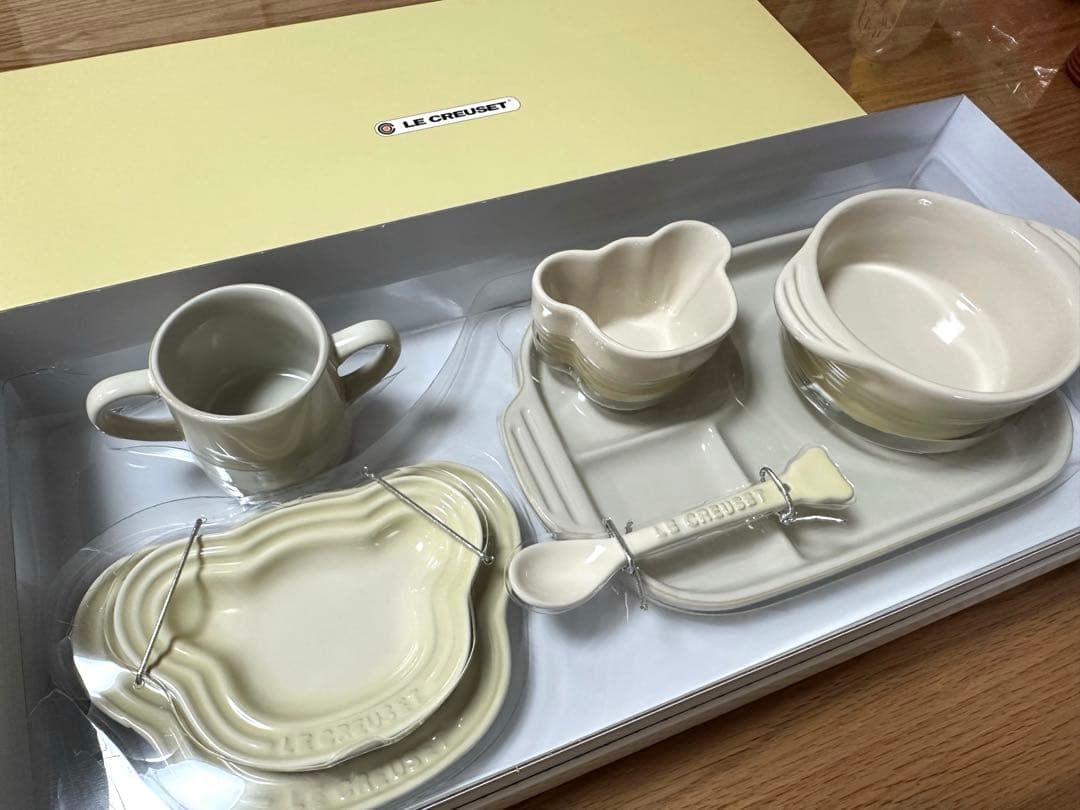 新品未使用 Le Creuset ベビー用食器セット クリーム色-日本ショッピング