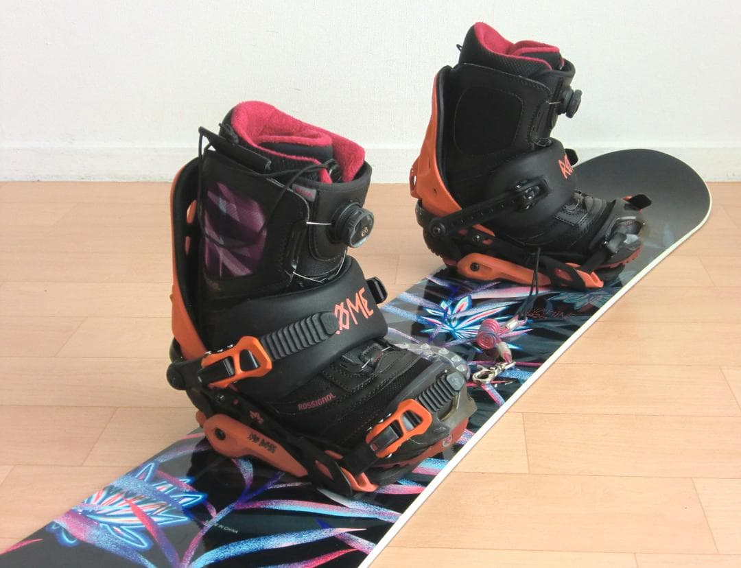 1月限定送料無料ROXY女性用スノボセット142/24.5WAX済-モールホットセール