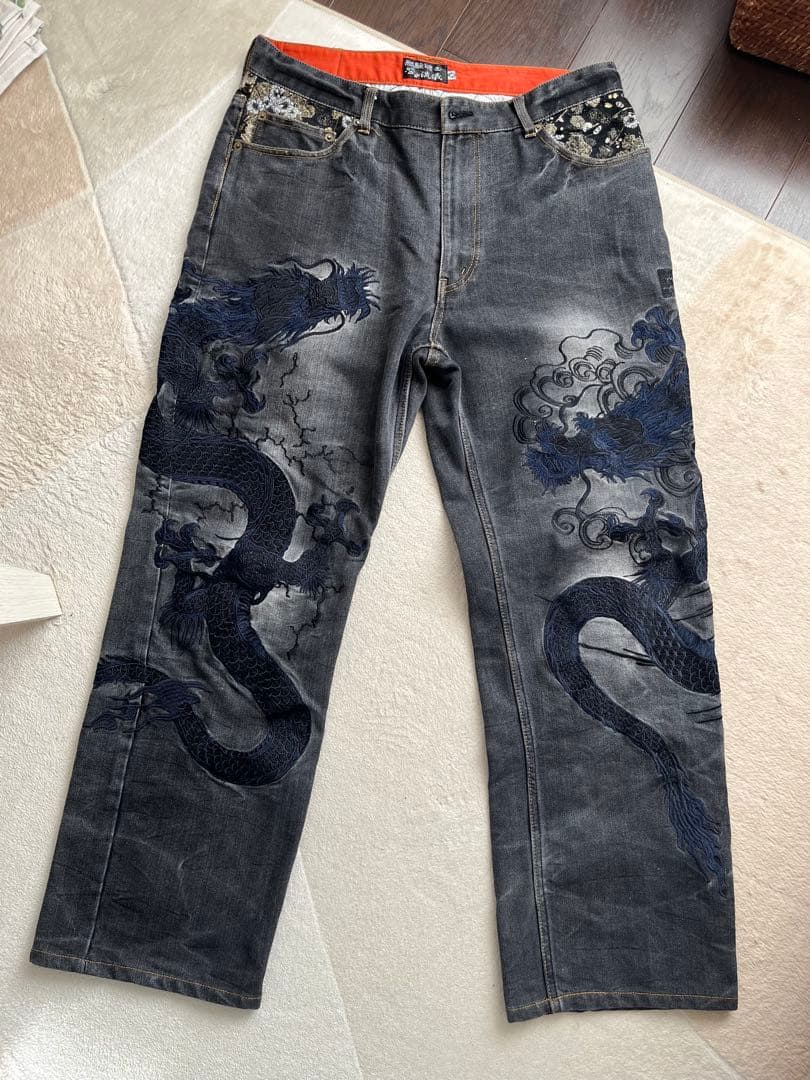 絡繰魂 龍 黒龍 飛龍 ドラゴン 和柄 刺繍 デニム ジーンズ - メルカリ