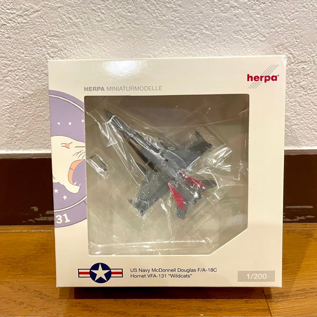【未使用品】HERPA 1/200 F/A-18 HORNET WILDCATS Herpa US Navy Boeing F/A-18C Hornet VFA-82 Marauders 1/200 diecast