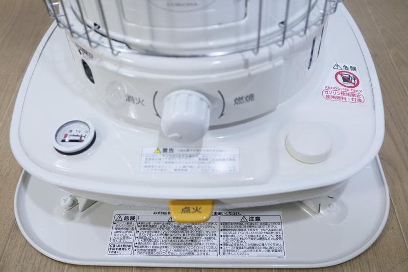 送料無料です。2014年 コロナ ホワイト 石油ストーブ 円筒形 CORONA