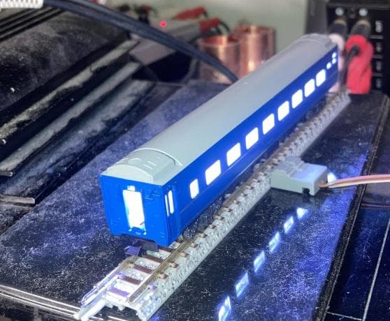 村中伸子高密度12.5cm「白色」銅板4cm＋リード線付き室内灯12V