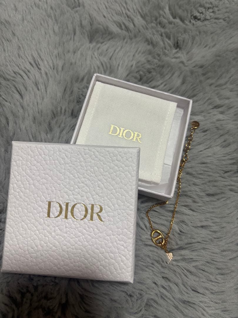 Dior ハート型チャーム ブレスレット
