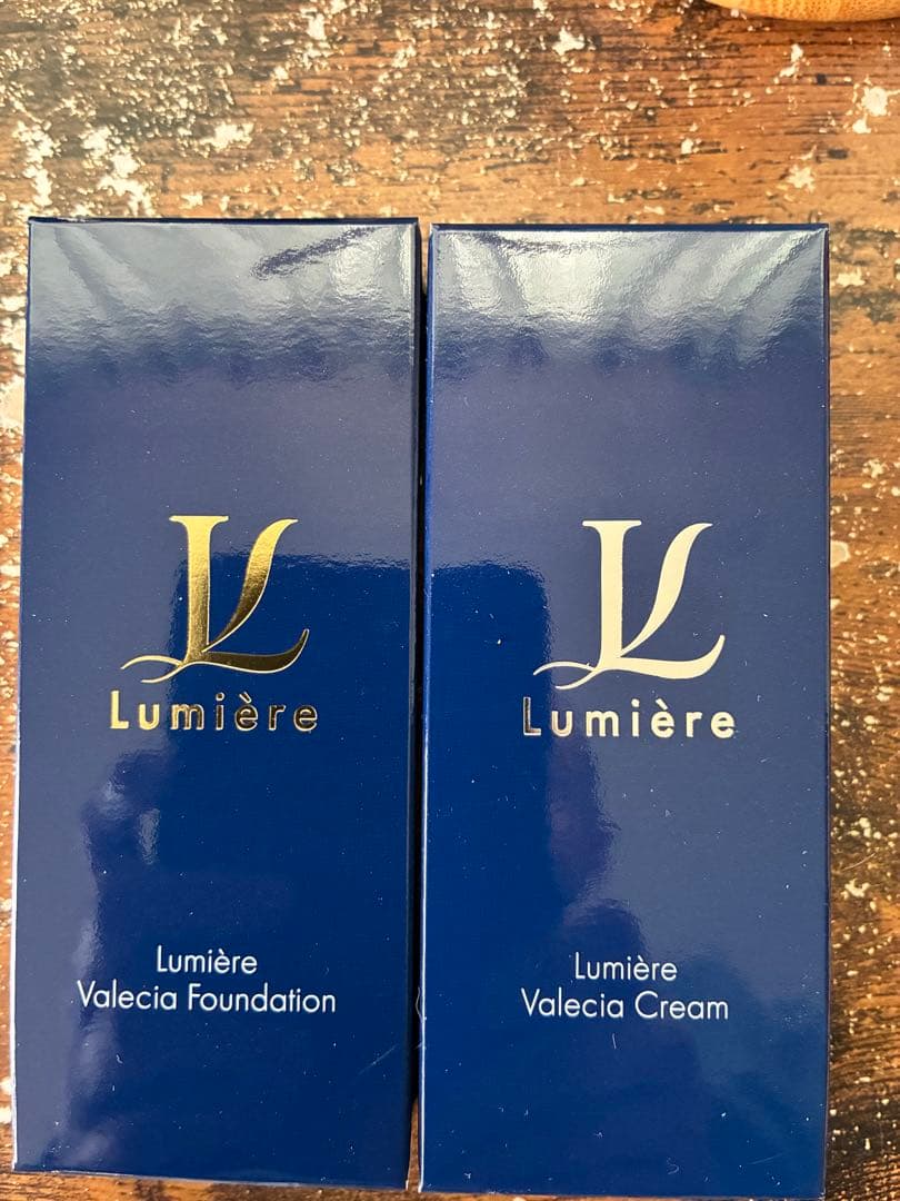 Lumière Valecia Foundation & Cream NARS Natural Light Reflecting Foundation - Valencia (Medium 5