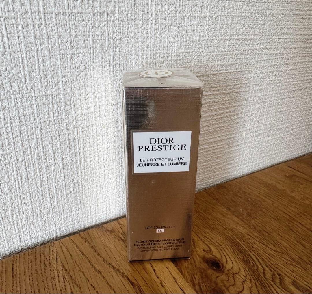 プレステージ ホワイト ル プロテクター　UVルミエール BB00 DIOR】 プレステージ ホワイト ル プロテクター UV ルミエール (SPF50