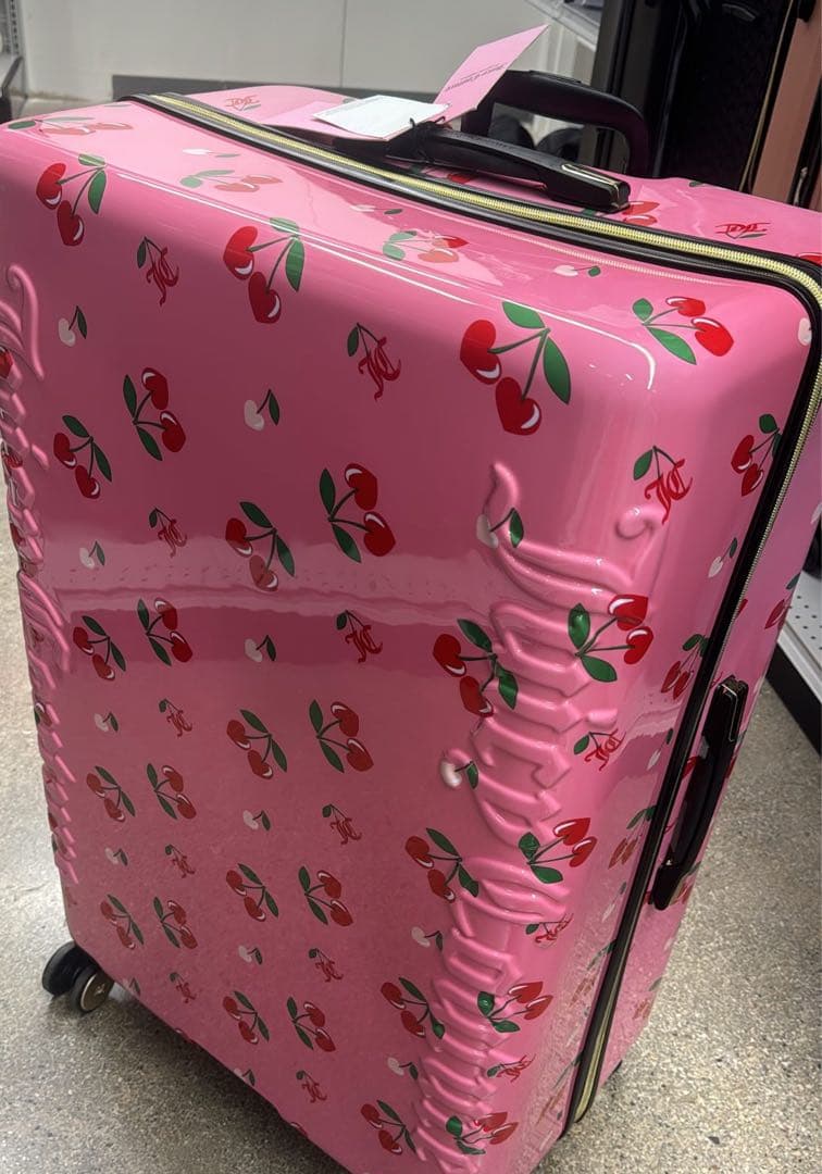 美品！Juicy Couture チェリー柄キャリーケース　一番大きいサイズ 美品！Juicy Couture チェリー柄キャリーケース 一番大きいサイズ 美品