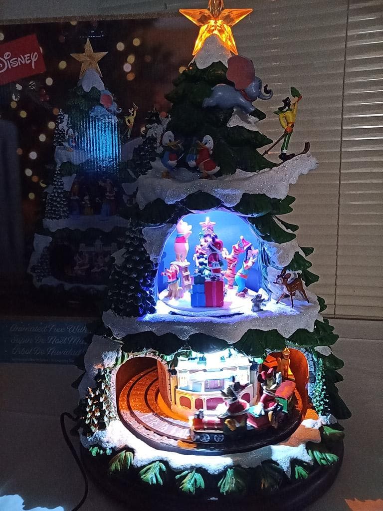 コストコ ディズニー アニメイテッド クリスマスツリー