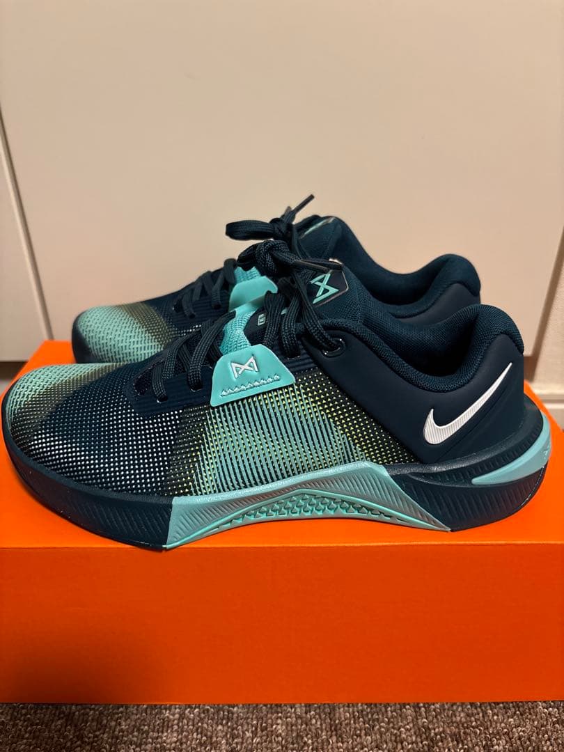 新品 NIKE ナイキ W NIKE METCON 10 スニーカー 23.5 - メルカリ