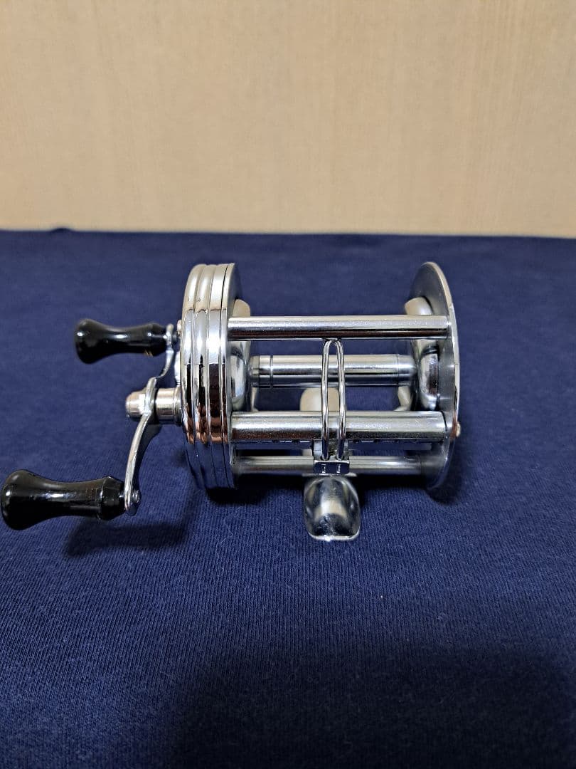 美品 シェイクスピア ダイレクトリール TRUE-BLUE 1956の通販はau PAY