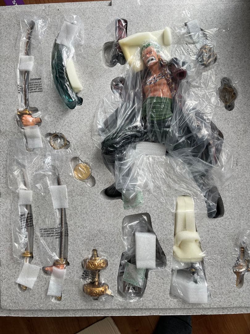 ワンピース ログコレクション 大型スタチュー ユニークアート ゾロ