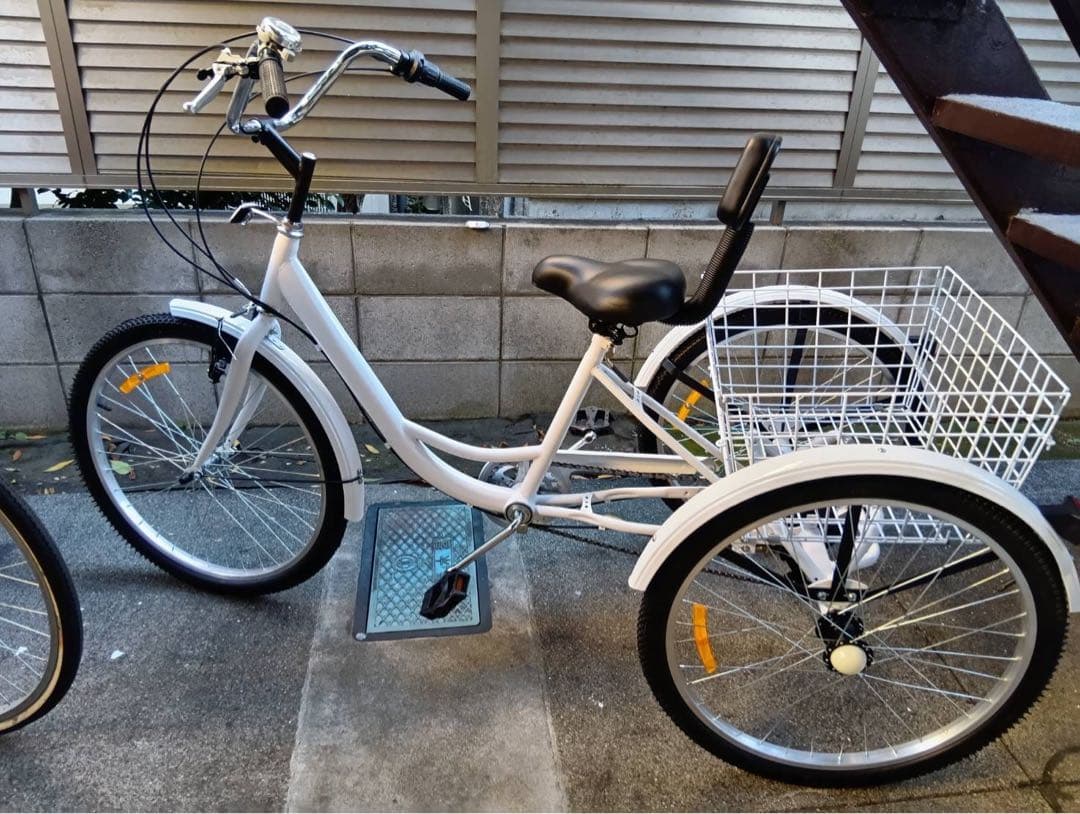 HOTGEAR.JP 24インチ三輪車 ホワイト-公式ウェブストアで