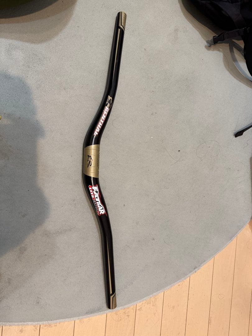 RENTHAL FATBAR 35 カーボン 40mm RISE レンサル SALE!! Renthal Fatbar Lite Carbon 35（レンサル ファットバー ライト