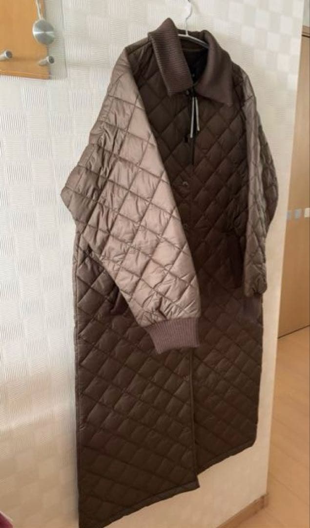 新品タグ付 ミズイロインド リブカラーキルティングロングコート 最終