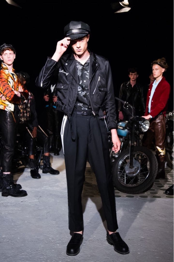 クリスチャンダダ　16SS 黒 レザー キャスケット メタル　マーロンブランド クリスチャンダダ 16SS 黒 レザー キャスケット メタル マーロンブランド