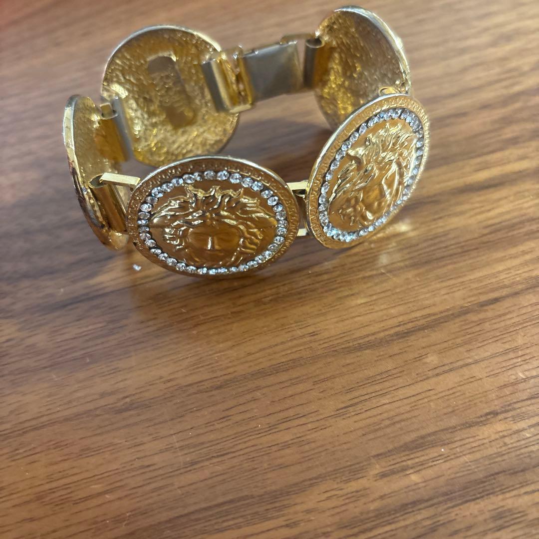 安いファッション - GianniVersace ヴェルサーチ ライオン