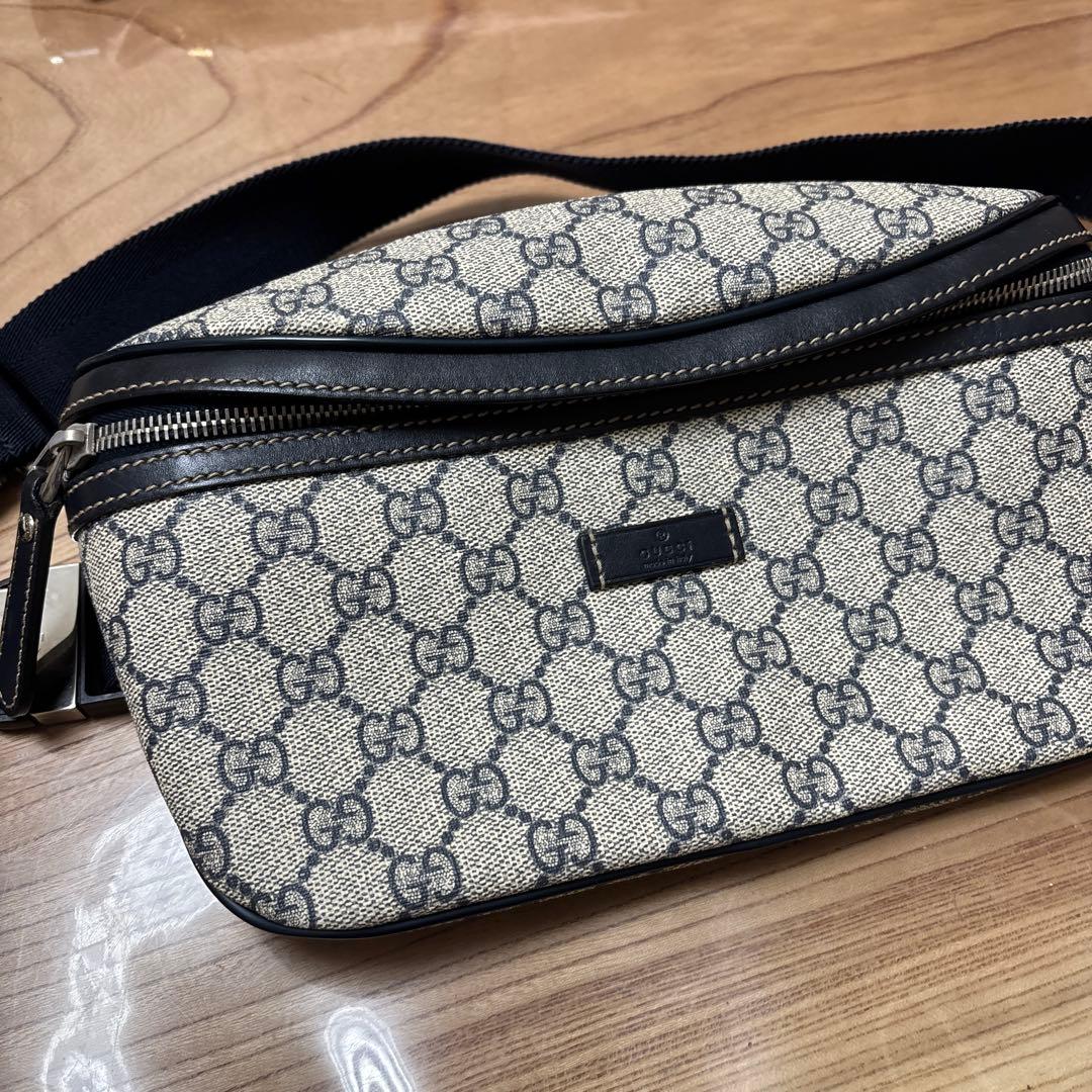 GUCCI GGパターン ボディバッグ・ウエストポーチ