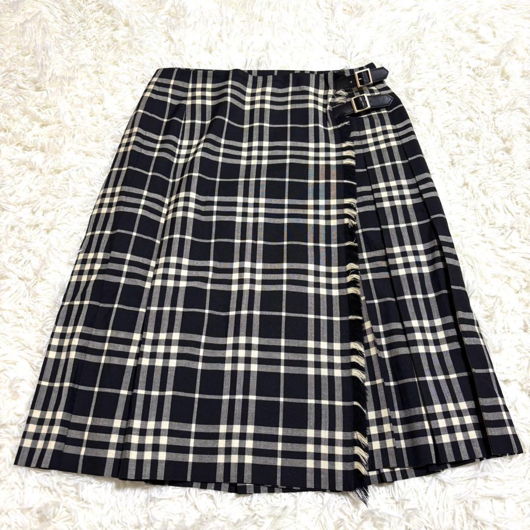 【極美品】バーバリー　ノバチェック ラップ プリーツ スカート 大きいサイズ Burberrys > バーバリー日本製ノバチェックラッププリーツスカート
