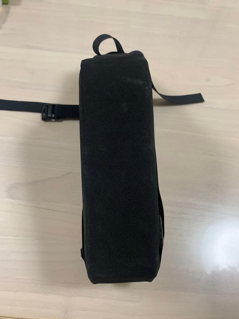 アピデュラ　フレームバッグ　2.4l