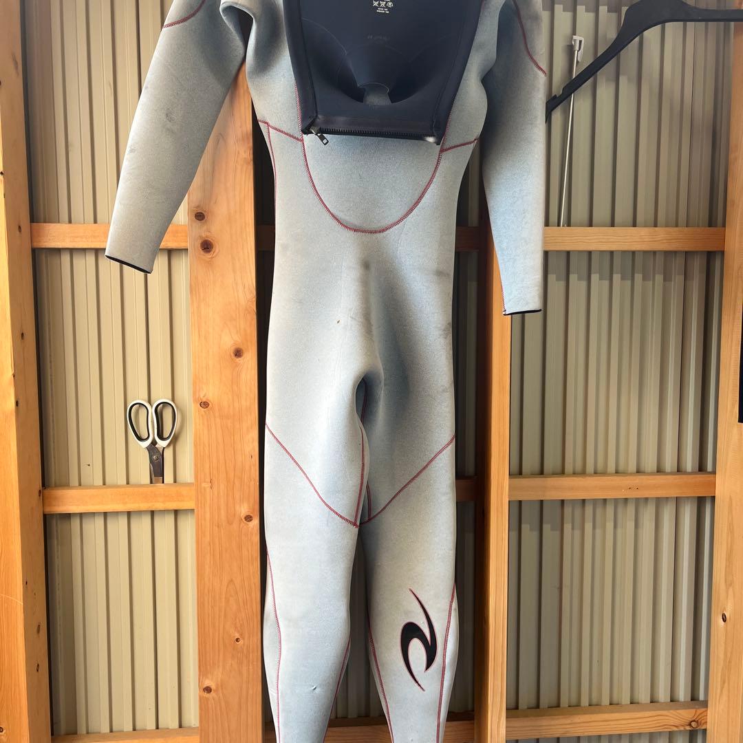 e-Bomb 3.2 フルスーツ グレーリップカール Rip Curl フルスーツ 黒