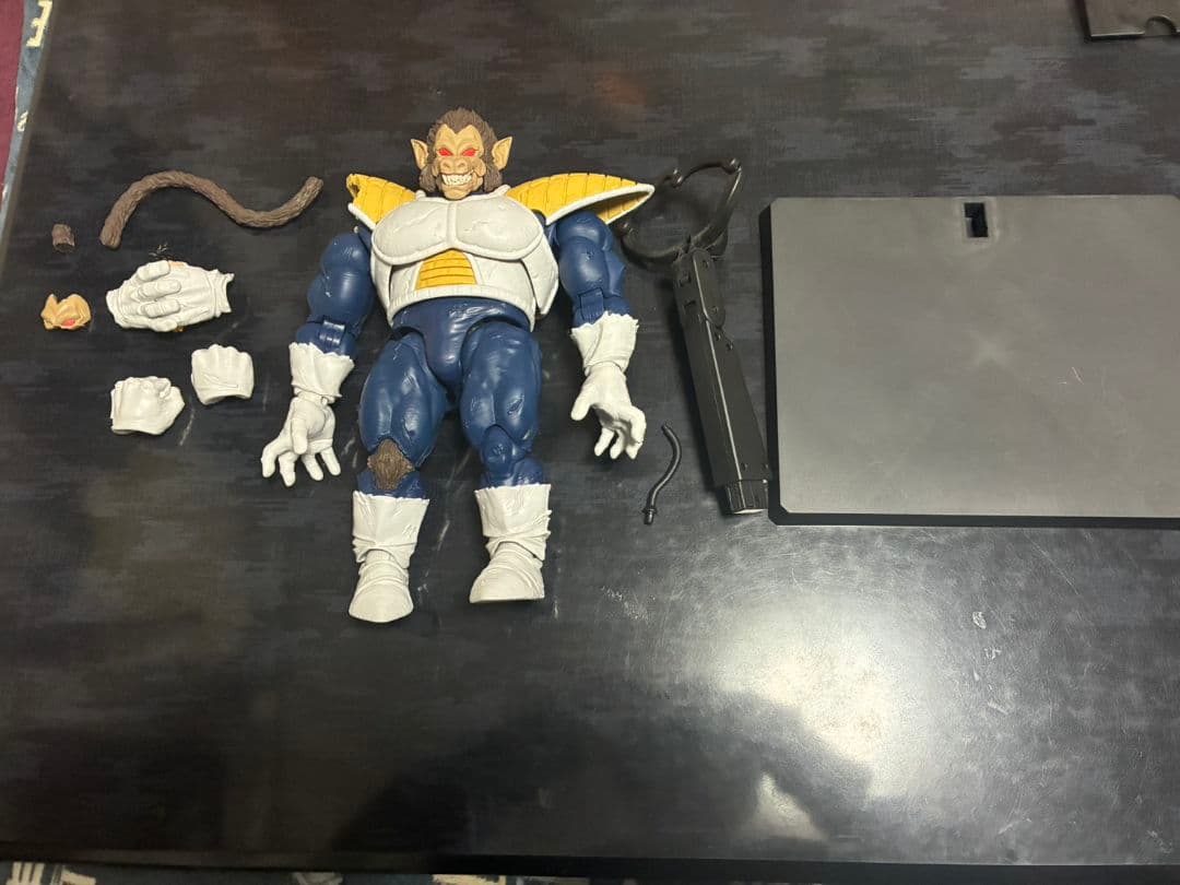 S.H.Figuarts 大猿ベジータ(ヤジロベーミニフィギュア、外箱欠品）