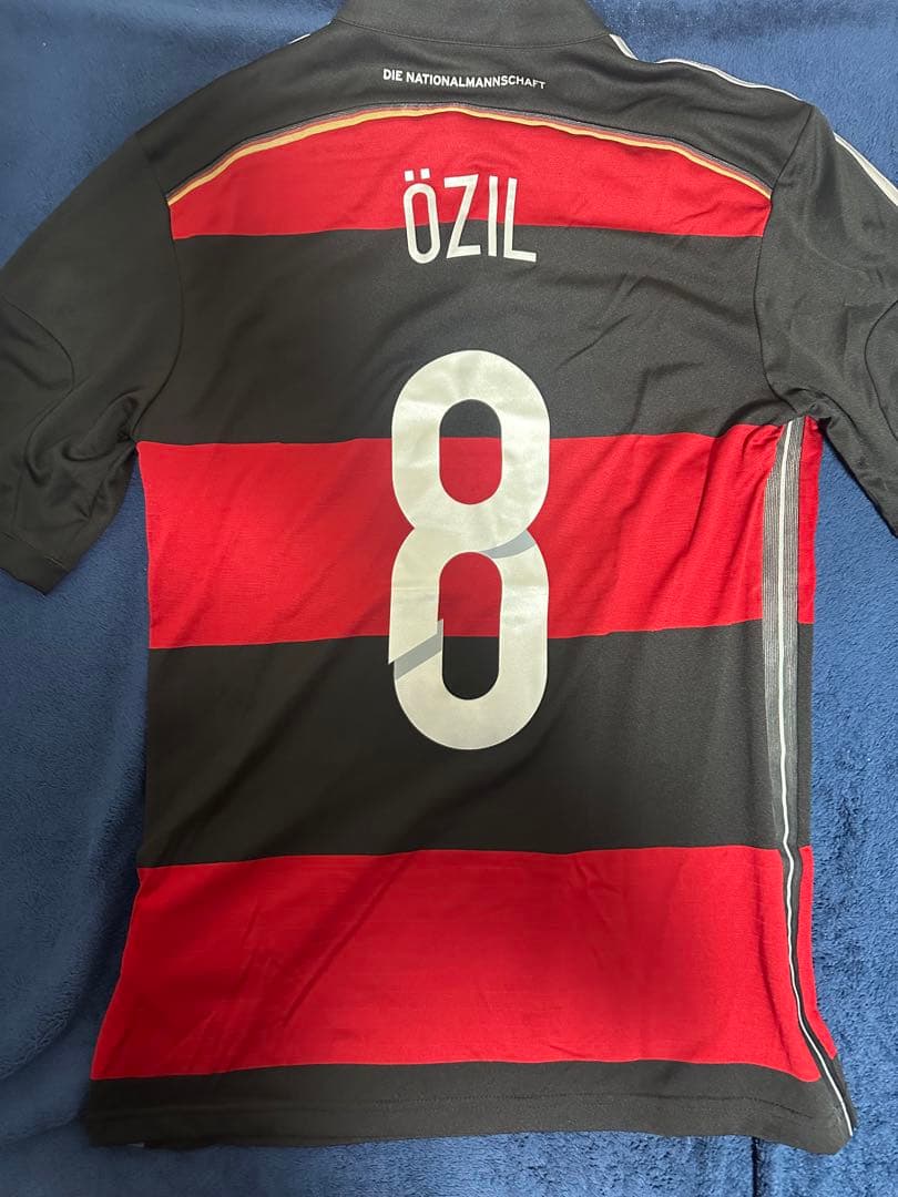 【貴重/正規品】エジル　ドイツ代表　アウェイユニフォーム 2026年最新】ドイツ代表 ユニフォーム エジルの人気アイテム - メルカリ