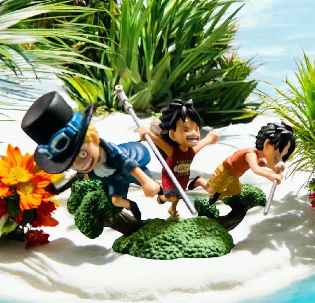 ONE PIECE 三兄弟 幼少期 フィギュア ミニ ルフィ エース サボ - メルカリ