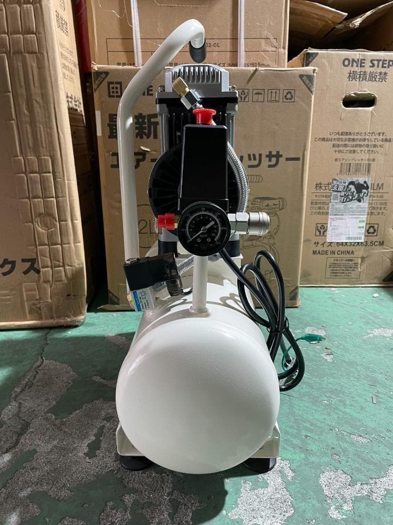 中古エアコンコンプレッサー 100v 静音 小型 オイルレス 12L