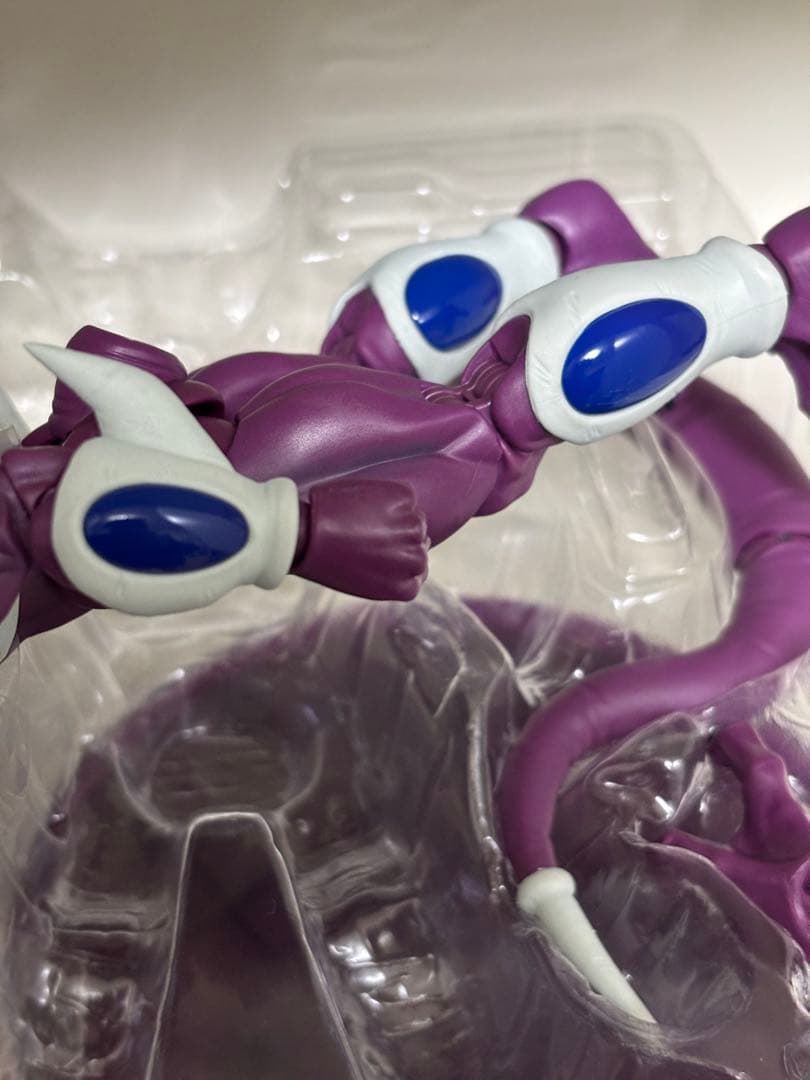 S.H.Figuarts クウラ 最終形態 40周年記念エディション フィギュア