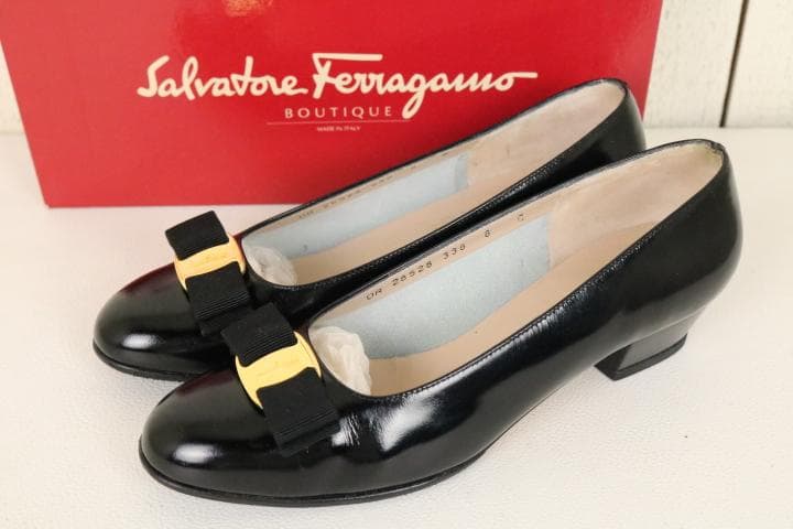 マ*☆様 【新品同様】☆フェラガモ：VARA　リボン　ローヒール　パンプス　25 サルヴァトーレフェラガモ(Salvatore Ferragamo)サルヴァトーレ