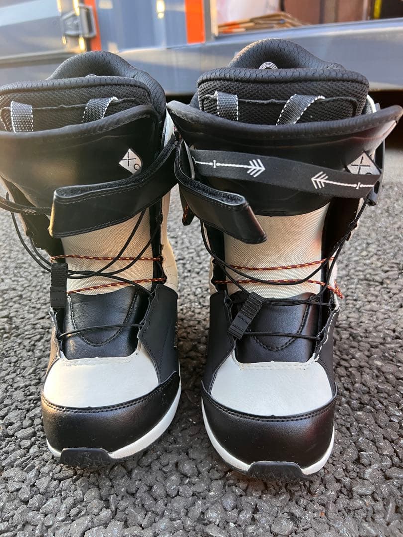 DEELUXE EMPIRE LARA スノーボードブーツ 24.5 18-19 DEELUXE EMPIRE LARA SAND【デーラックス レディース】【18-19