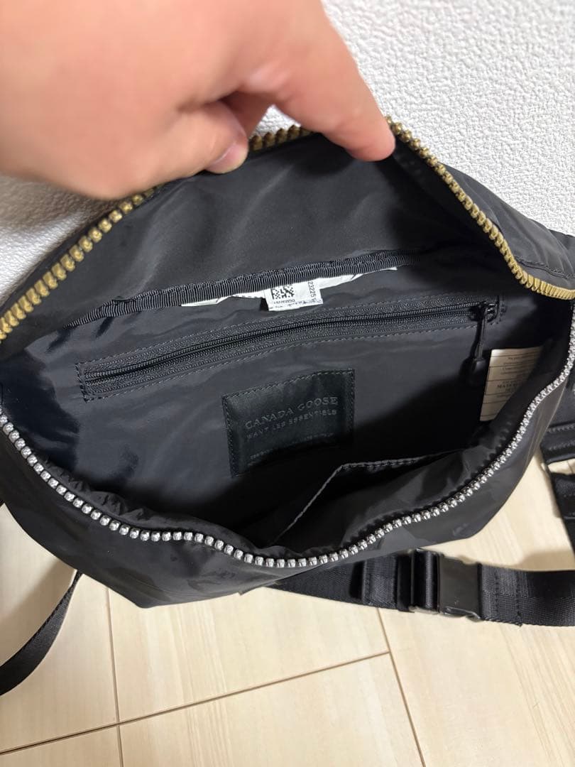 カナダグース Want Les Essentials コラボ ボディバック CANADA GOOSE