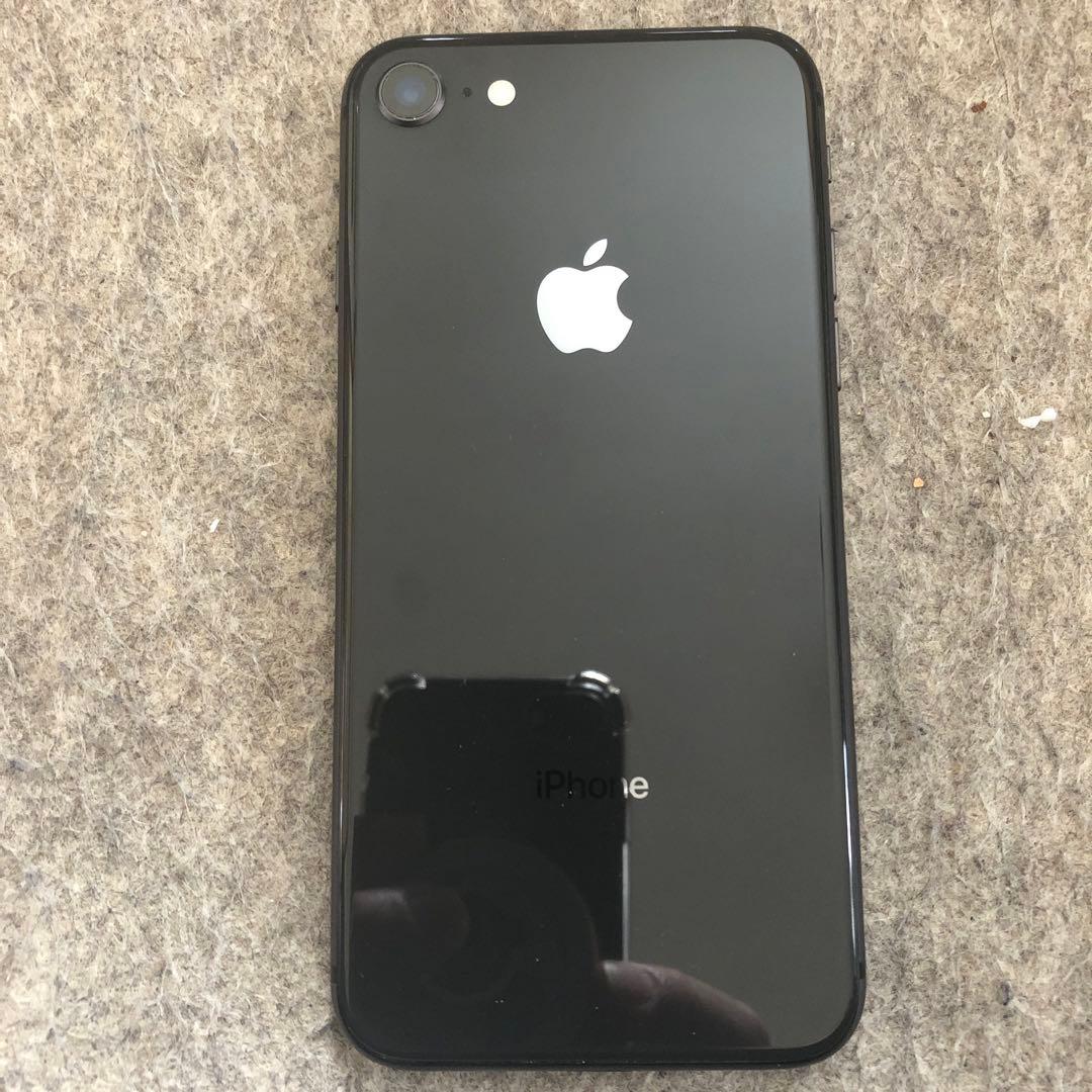 iPhone 8 スペースグレイ 64 GB SIMフリー