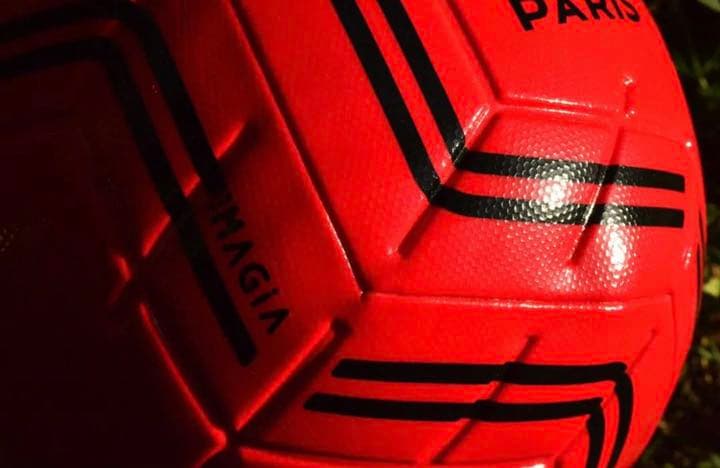 ナイキサッカーボール（5号球）マジア・ジョーダン・PSG - メルカリ